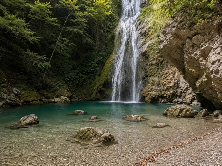 Cascade de Vescagne : randonnée depuis le Col de Vence (itinéraire, infos pratiques et variantes)